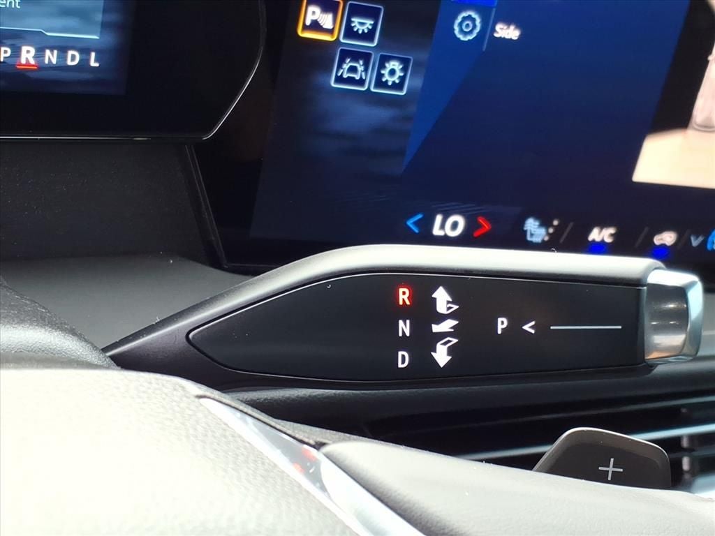 2024 Chevrolet Traverse LS