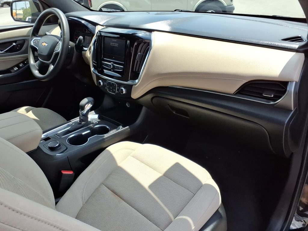 2023 Chevrolet Traverse LS