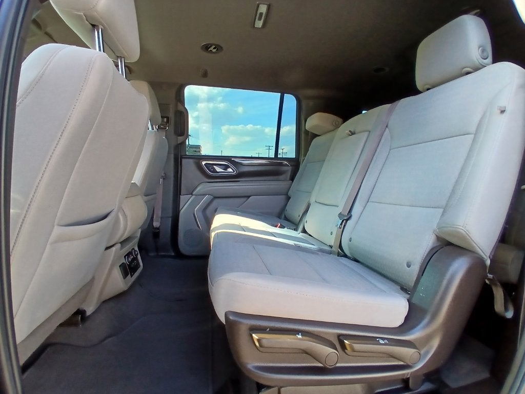 2022 Chevrolet Suburban LS