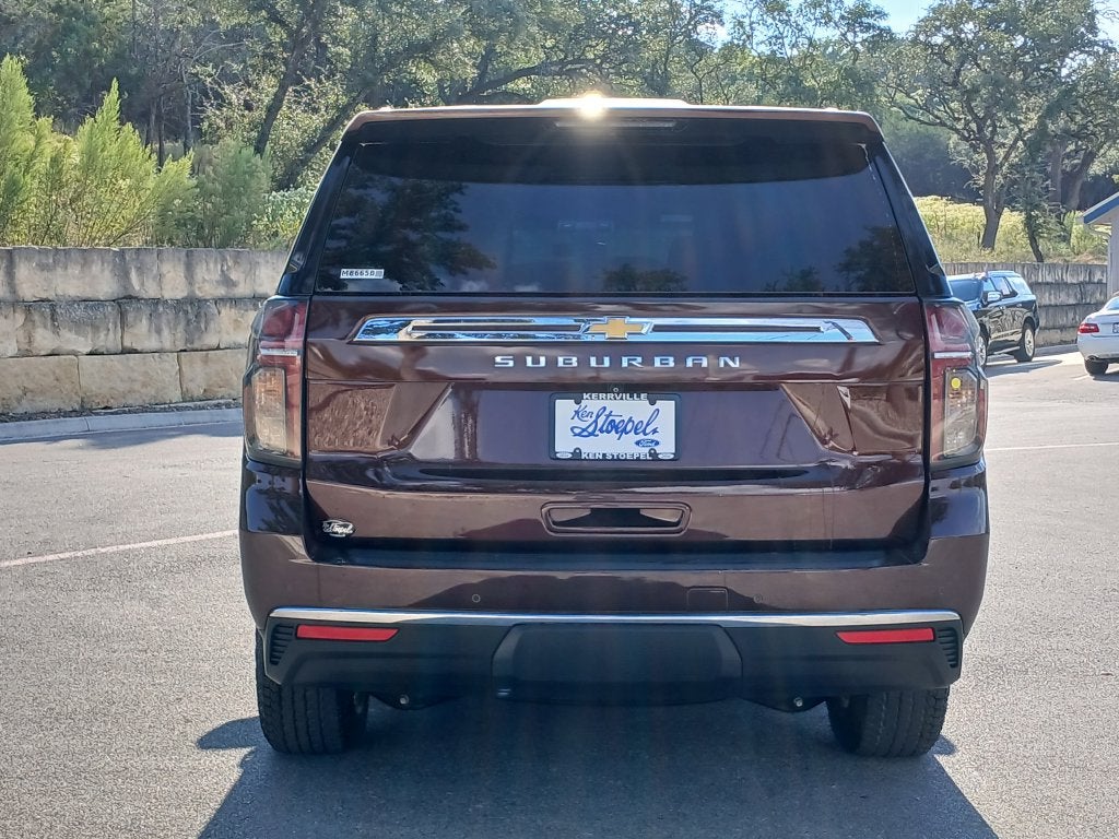2022 Chevrolet Suburban LS