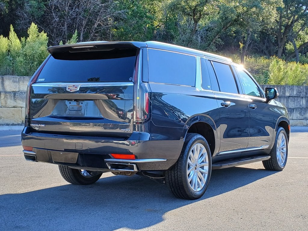 2022 Cadillac Escalade ESV Luxury