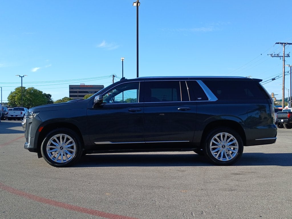 2022 Cadillac Escalade ESV Luxury