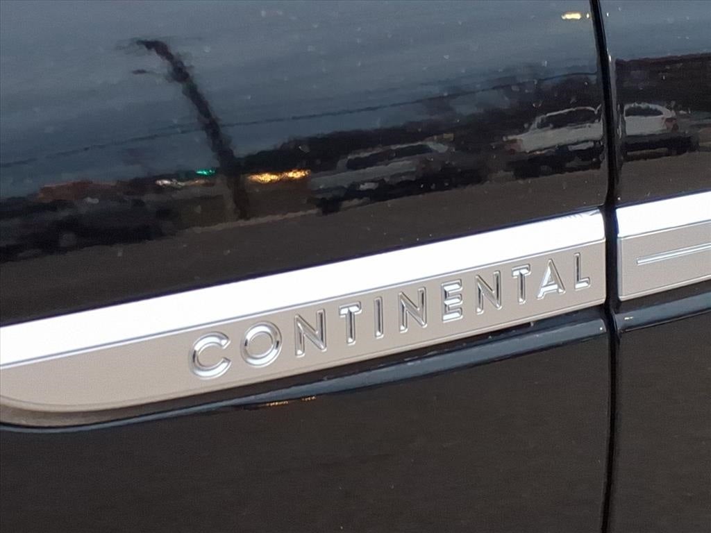 2017 Lincoln Continental Select