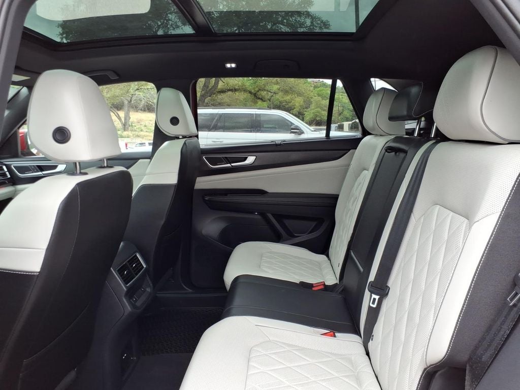 2025 Volkswagen Atlas Cross Sport 2.0T SEL Premium R-Line