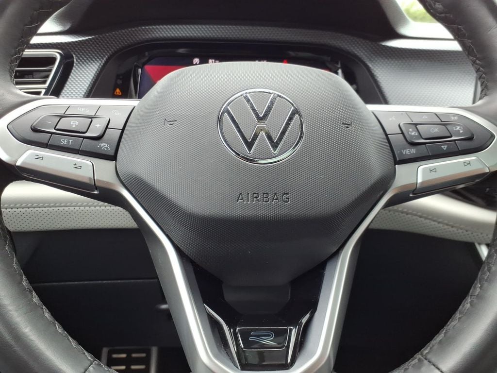 2025 Volkswagen Atlas Cross Sport 2.0T SEL Premium R-Line