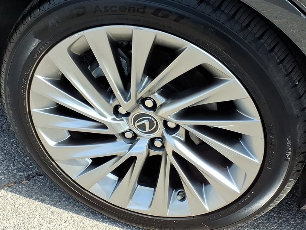 2022 Lexus ES 300h Ultra Luxury