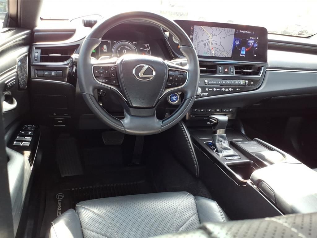 2022 Lexus ES 300h Ultra Luxury