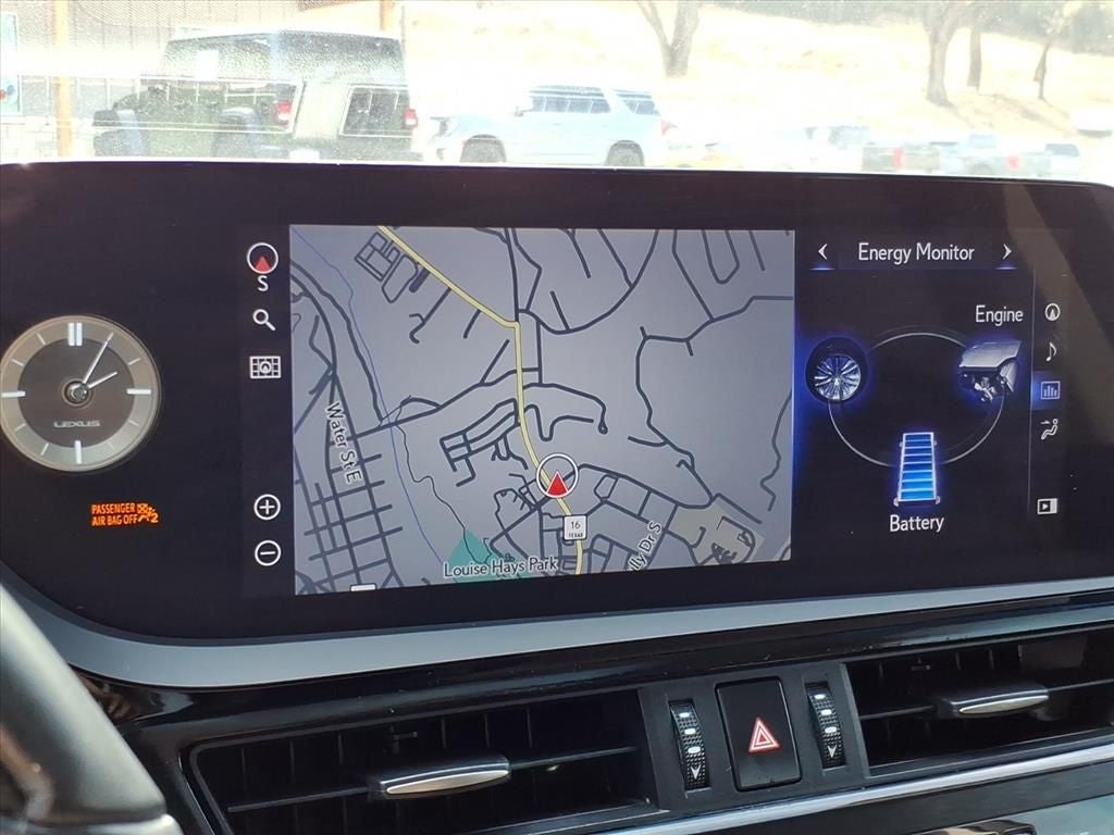 2022 Lexus ES 300h Ultra Luxury