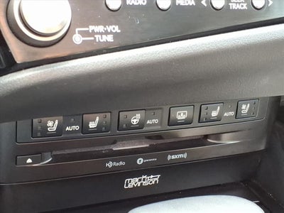 2022 Lexus ES 300h Ultra Luxury