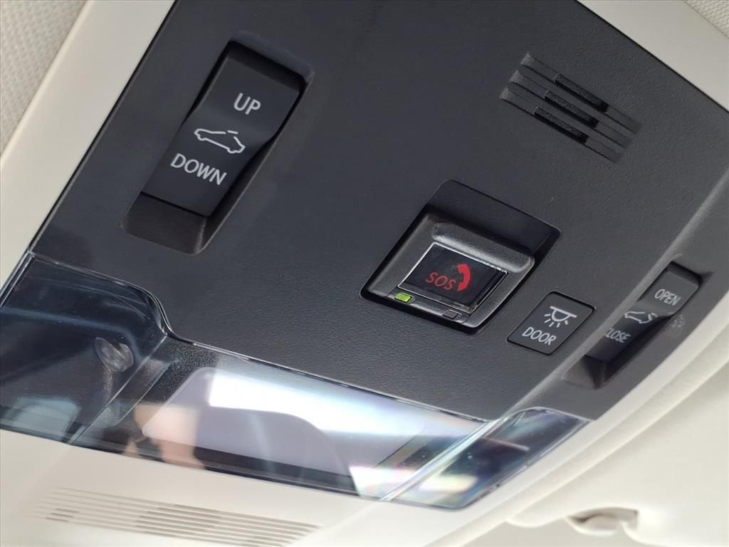 2022 Lexus ES 300h Ultra Luxury