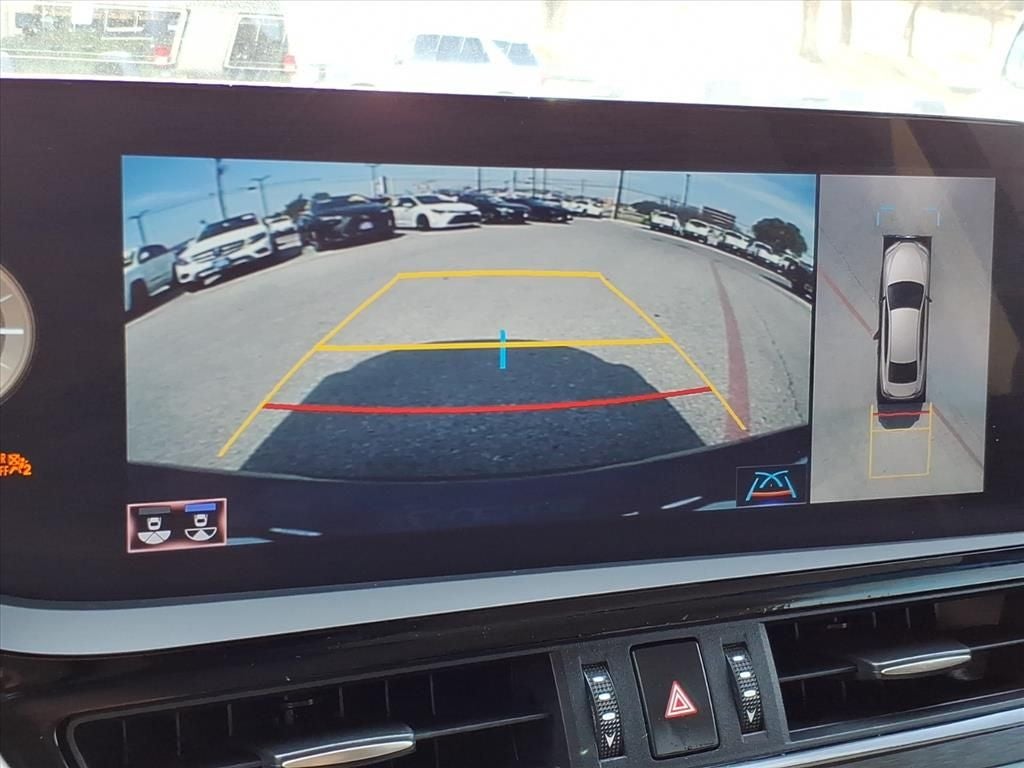 2022 Lexus ES 300h Ultra Luxury