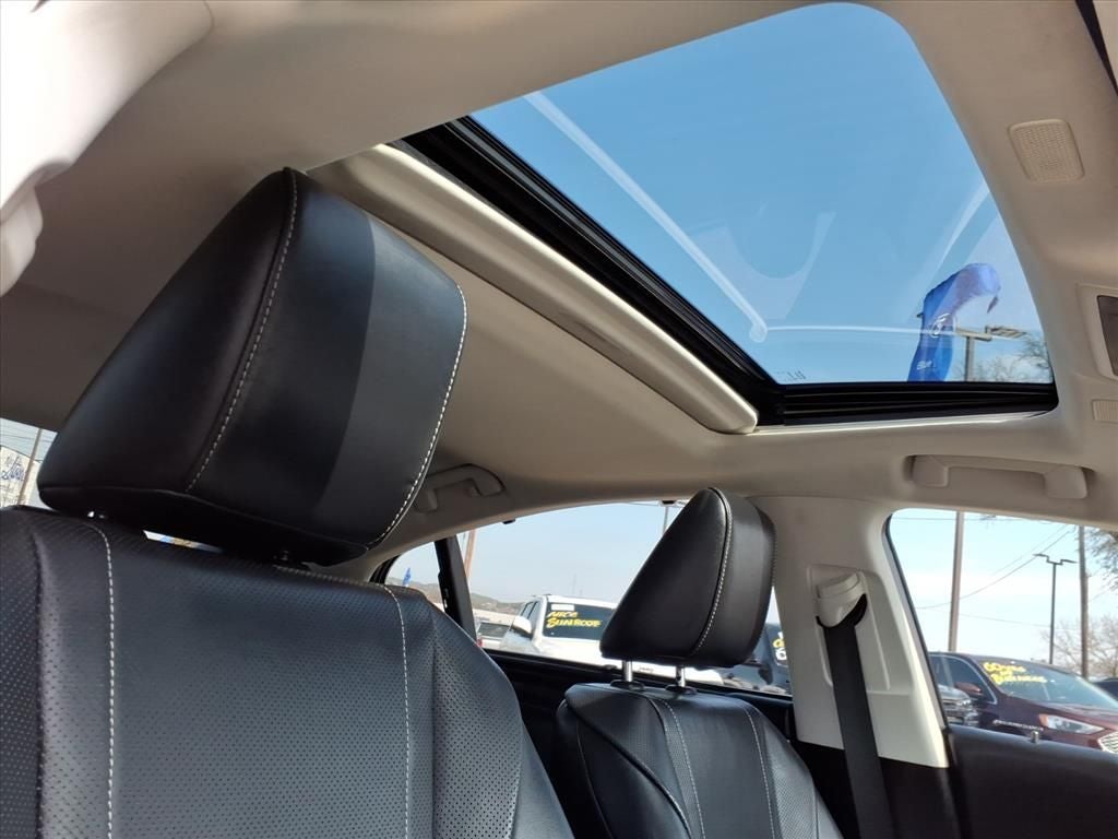 2022 Lexus ES 300h Ultra Luxury