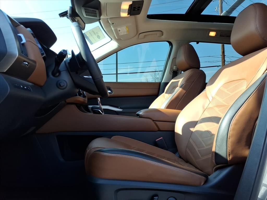 2023 Nissan Pathfinder Platinum