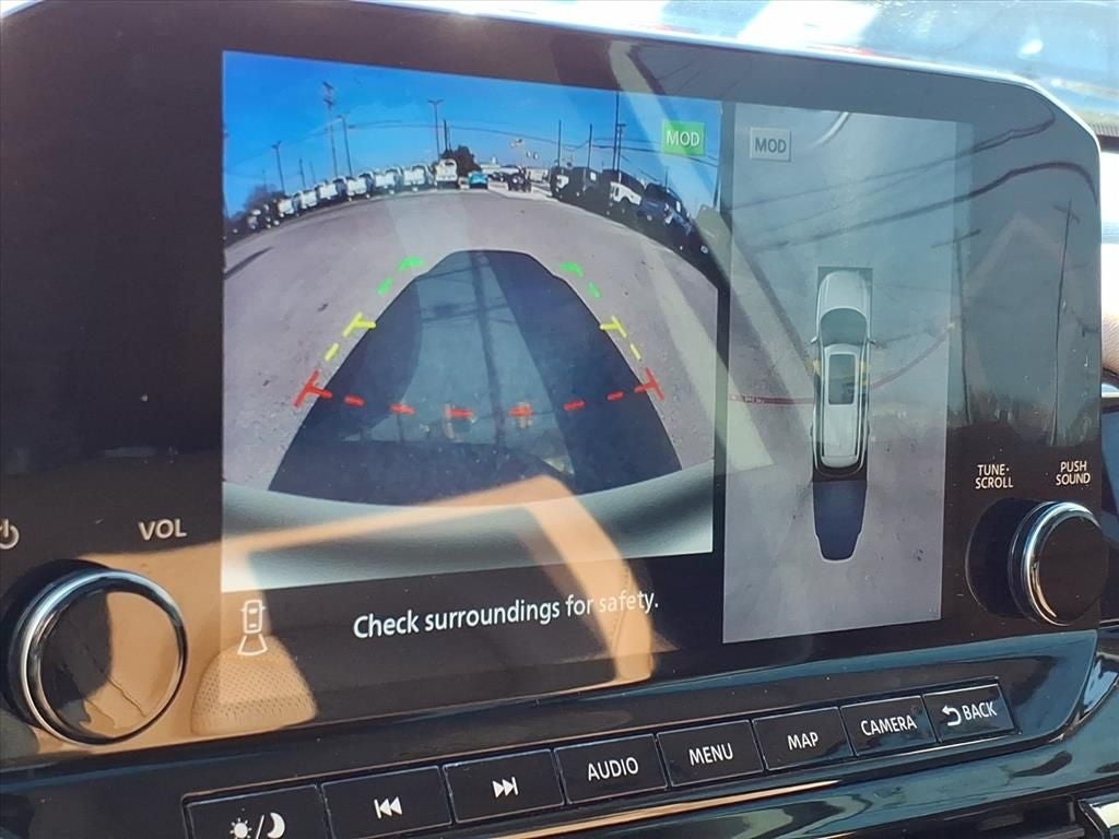 2023 Nissan Pathfinder Platinum