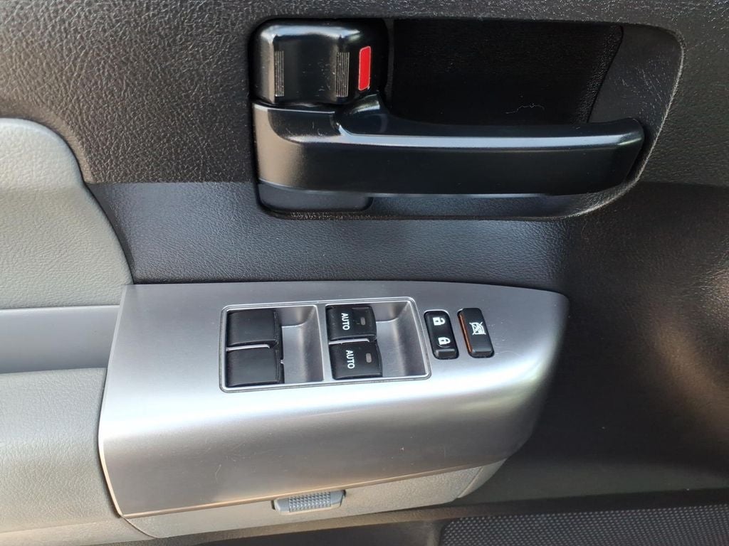 2020 Toyota Sequoia SR5 5.7L