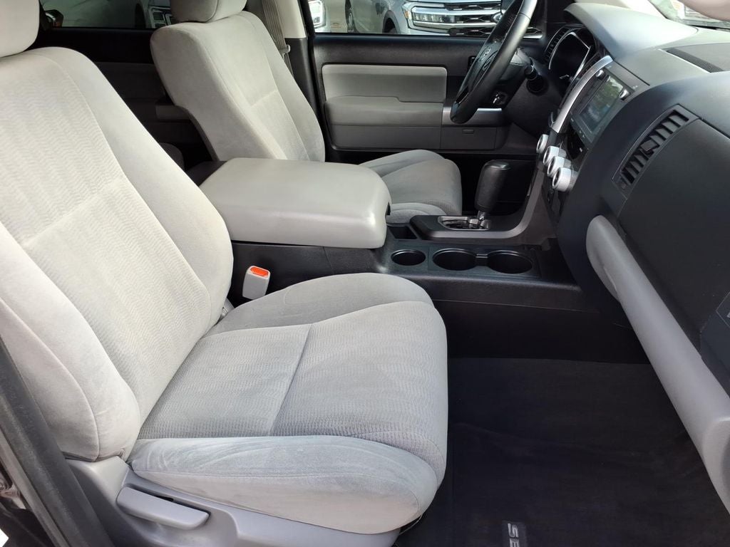 2020 Toyota Sequoia SR5 5.7L